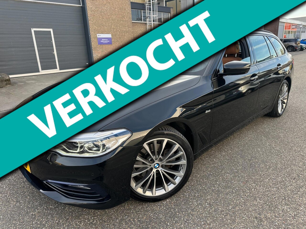 BMW 5-serie Touring - 520i High Executive SPORT AUT PANO LEER NAP VOL LUXE - AutoWereld.nl