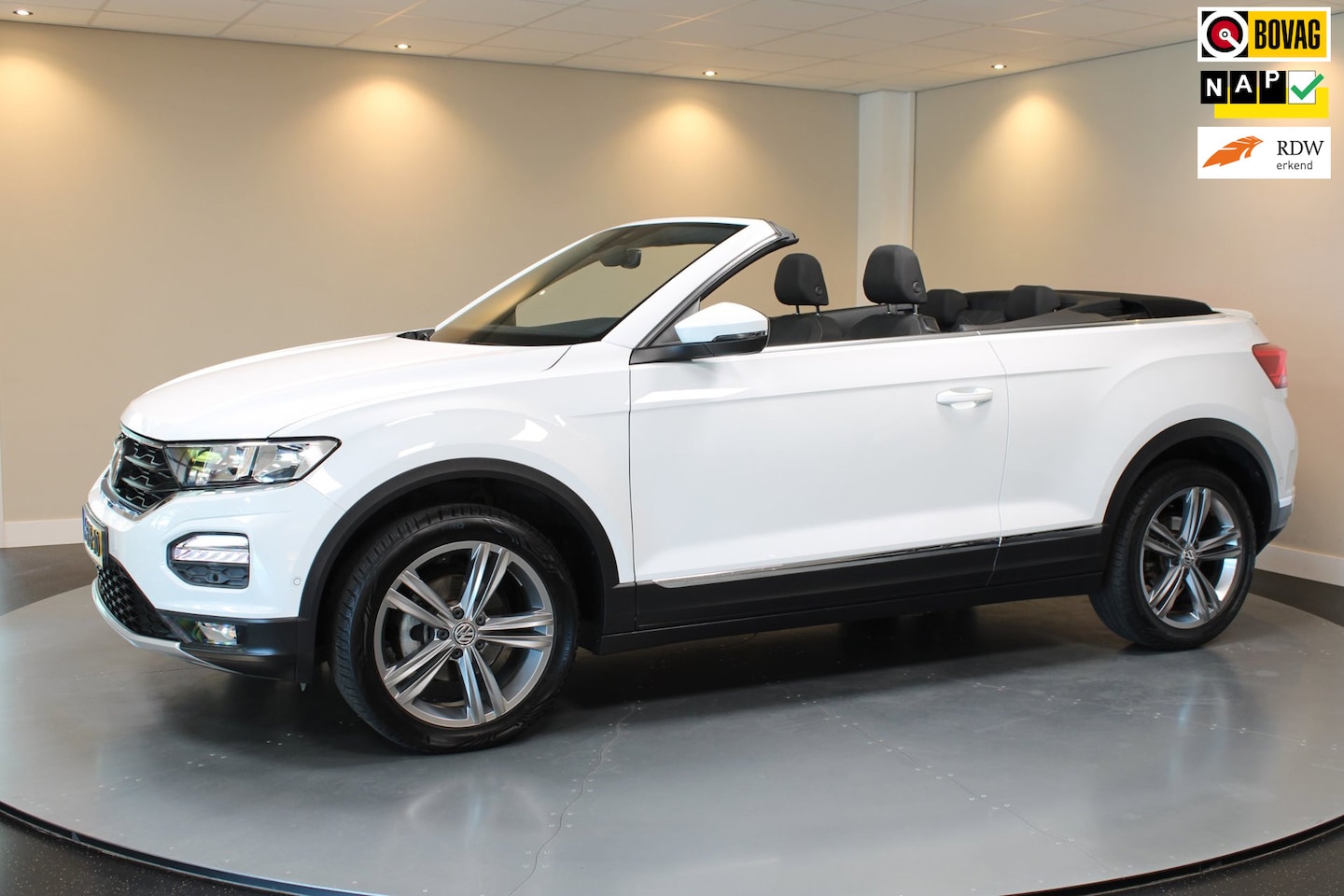 Volkswagen T-Roc Cabrio - 1.5 TSI Style *50.000Km!* Dealer OH|Carplay|Camera|Stoelverw.|Adapt.Cruise|DAB|IQ-Drive|NA - AutoWereld.nl