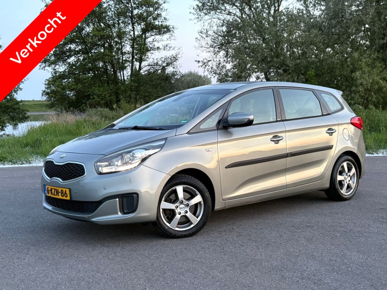 Kia Carens - 1.6 GDi 7 Persoons Camera Trekhaak Cruise Sensoren NW APK - AutoWereld.nl