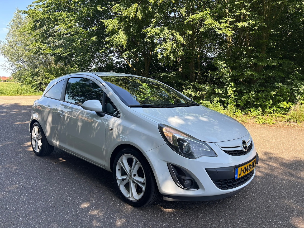 Opel Corsa - 1.4 Turbo Color Ed. | Sport | Clima | Navi | APK 07-2027 - AutoWereld.nl