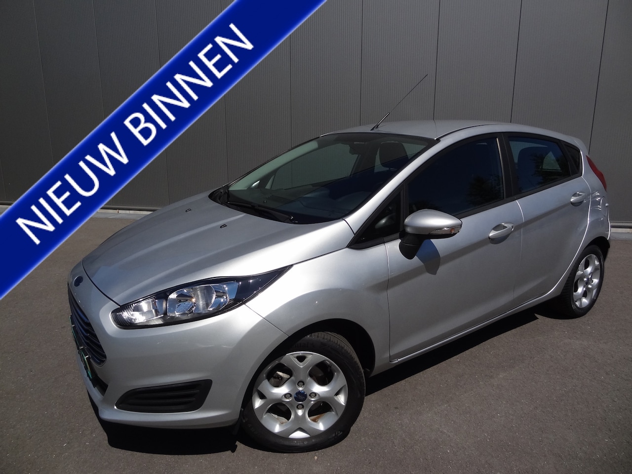 Ford Fiesta - 1.0 | NL-AUTO | NAVI | AIRCO | NAP!! - AutoWereld.nl
