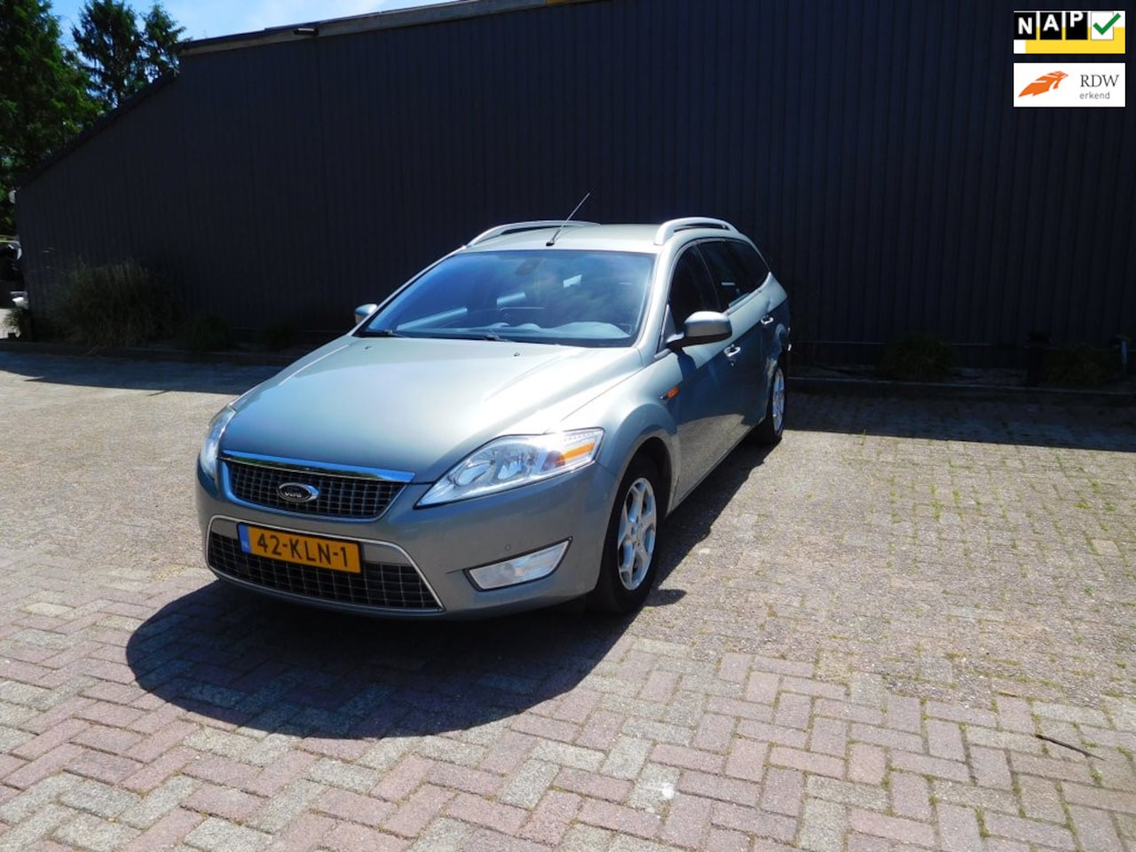 Ford Mondeo Wagon - 2.0-16V Limited let op auto heeft lichte zij schade - AutoWereld.nl