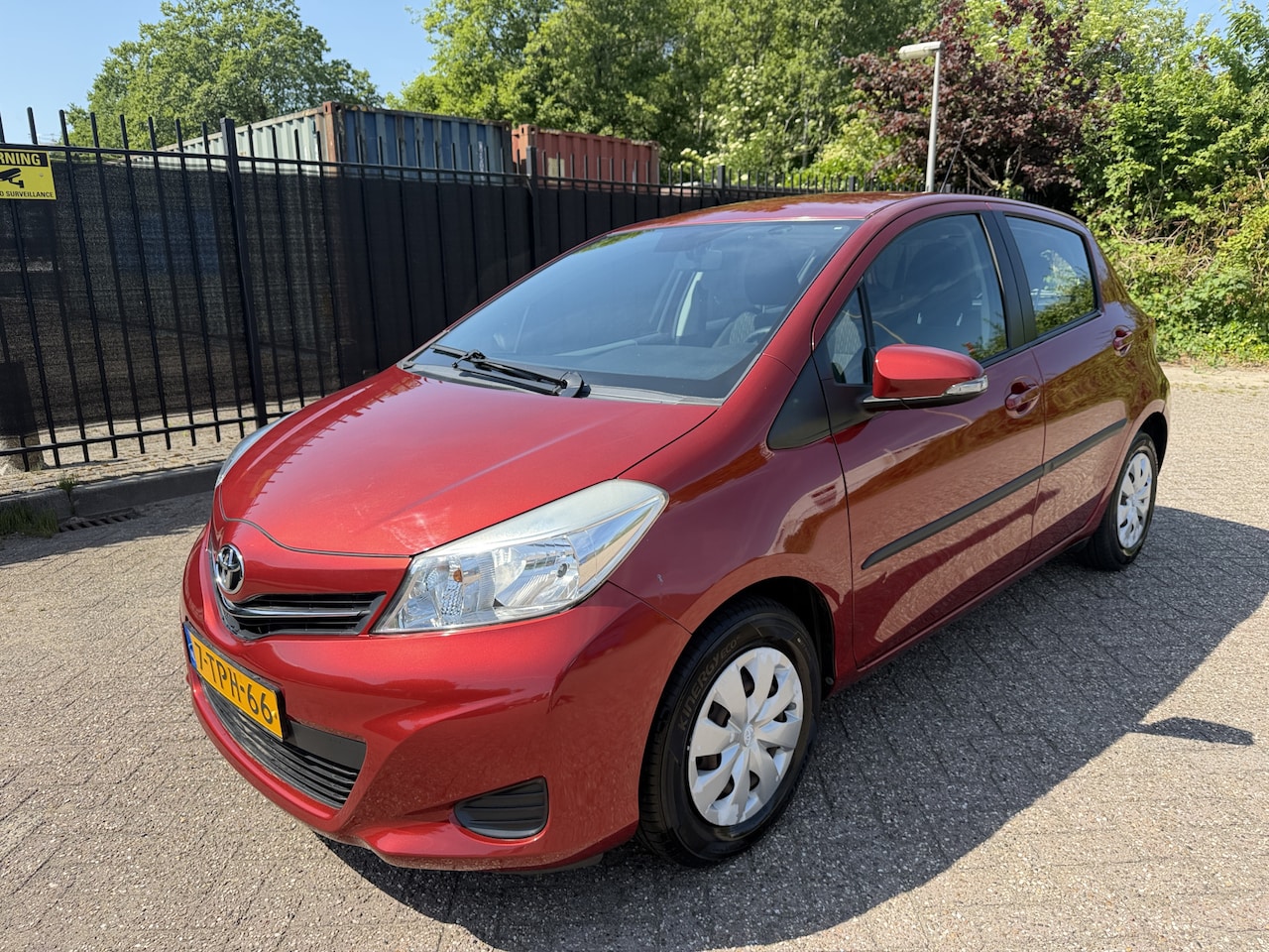 Toyota Yaris - 1.0 VVT-i Now 5 Drs Airco 28.804 KM 1e Eigenaar - AutoWereld.nl
