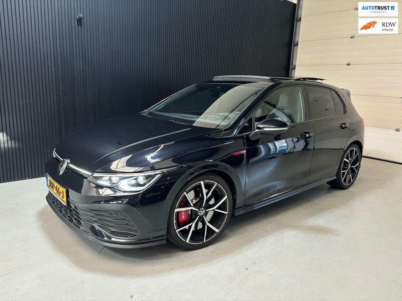 Volkswagen Golf - 2.0 TSI GTI Clubsport Pano Carplay Keyless - AutoWereld.nl