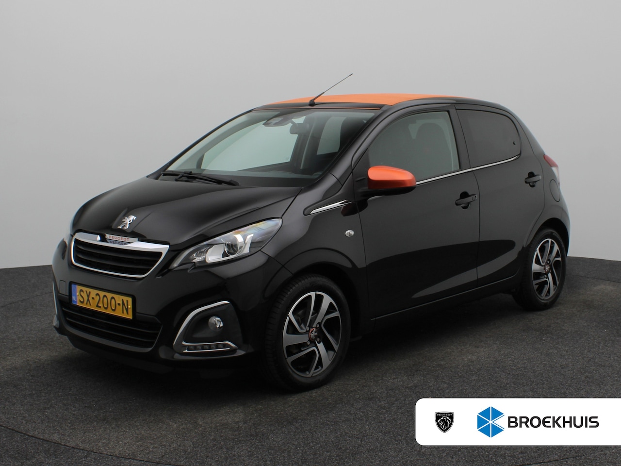 Peugeot 108 - 1.0 e-VTi Roland Garros TOP! | Cabrio | Clima | LMV | Camera | keyless | - AutoWereld.nl