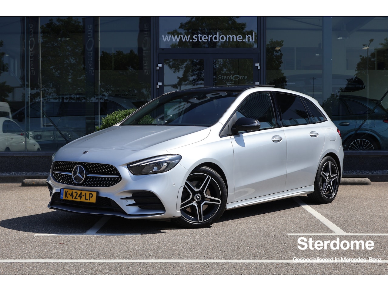 Mercedes-Benz B-klasse - 220 AMG Line l Panoramadak l Nightpakket l LED High Performance l MBUX l Camera l Smartpho - AutoWereld.nl