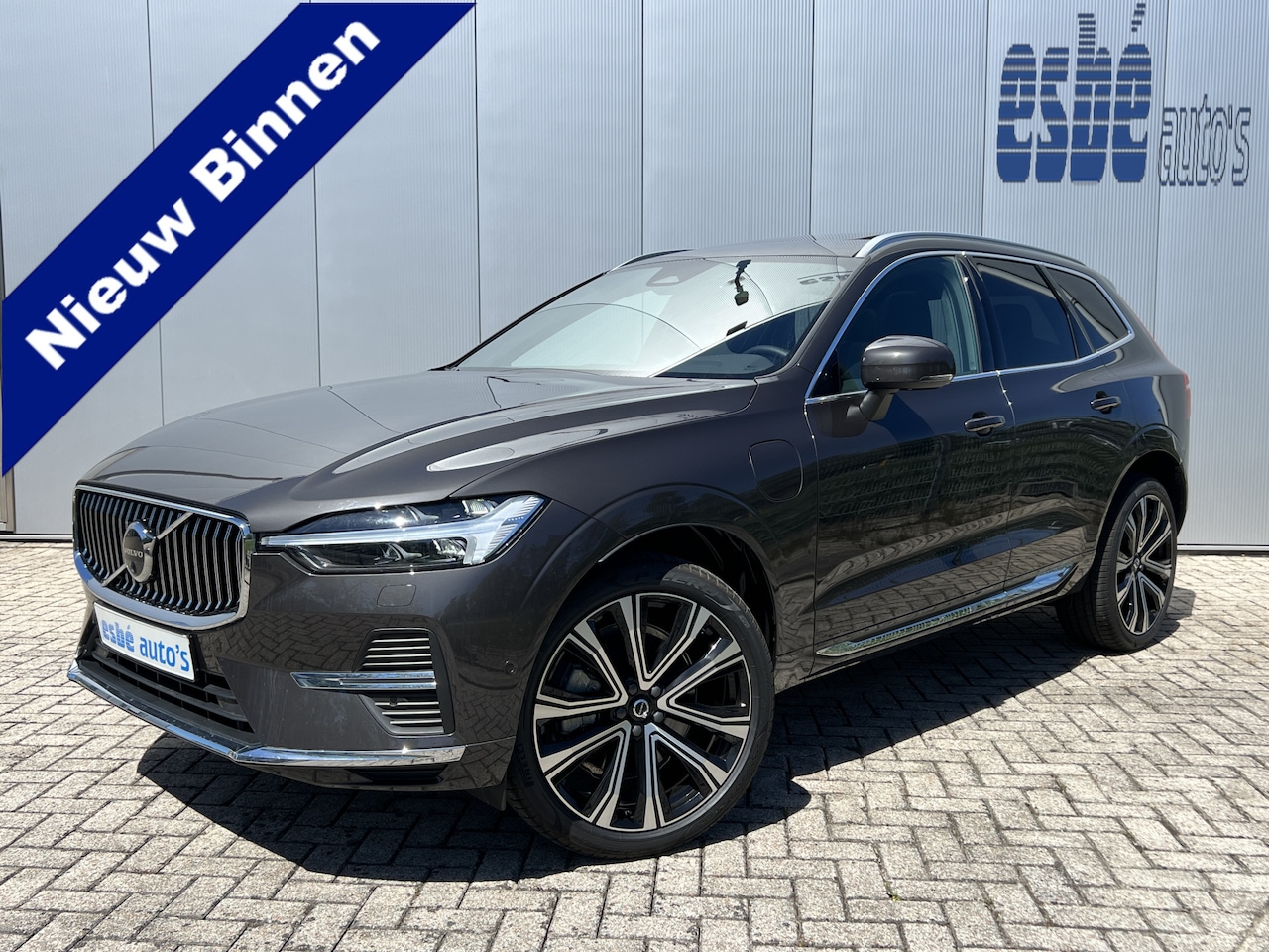 Volvo XC60 - 2.0 T8 Plug-in hybrid AWD Plus Bright Navigatie Trekhaak Panoramadak Luchtvering Elek Spor - AutoWereld.nl