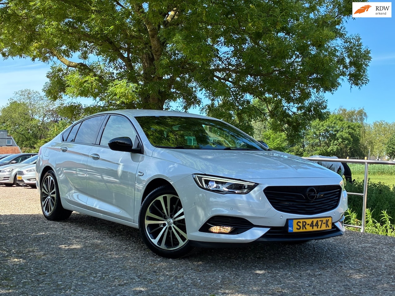 Opel Insignia Grand Sport - 1.5 Turbo EcoTec Business Executive | Keyless + Half/Leder + Hud + Camera Nu € 10.975,-!!! - AutoWereld.nl