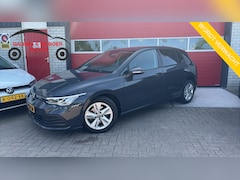 Volkswagen Golf - 1.0 eTSI Life AUTOMAAT / TREKHAAK / SFEER / CARPLAY / NAVI / CLIMA / PDC / ACC / DAB+ / NL