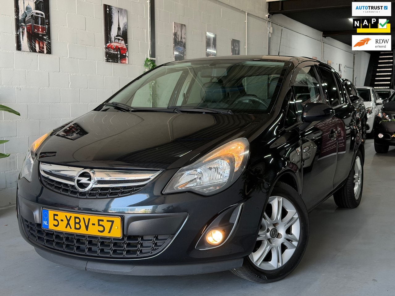 Opel Corsa - 1.2-16V BlitZ/ nap/ 2e EIG/ dealeronderhouden/ 1jaar apk/ volle opties. - AutoWereld.nl