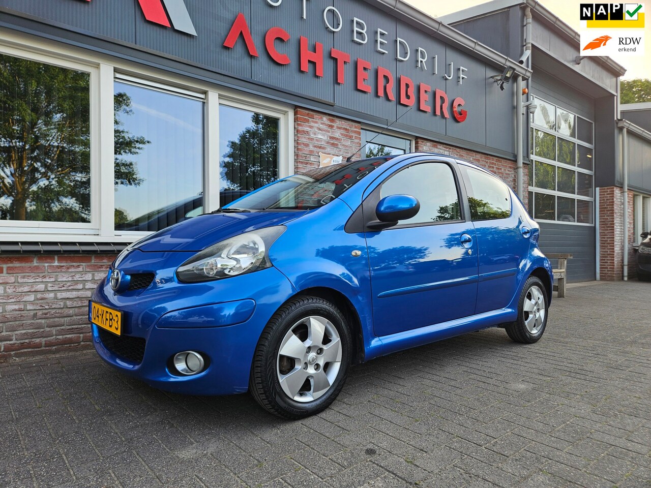 Toyota Aygo - 1.0-12V Dynamic Blue Automaat! Airco! 5-Deurs! NAP! Leuke Auto! - AutoWereld.nl