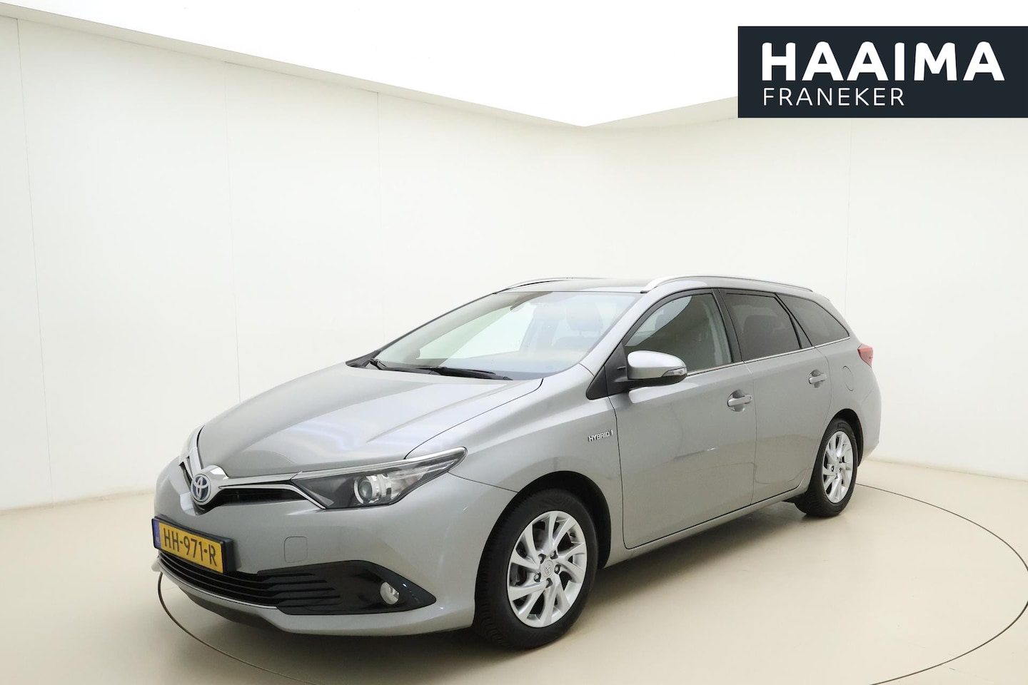 Toyota Auris Touring Sports - 1.8 Hybrid Dynamic 136pk | Automaat | Navigatie | Climate Control | Trekhaak | Camera | Cr - AutoWereld.nl