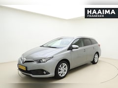 Toyota Auris Touring Sports - 1.8 Hybrid Dynamic 136pk | Automaat | Navigatie | Climate Control | Trekhaak | Camera | Cr