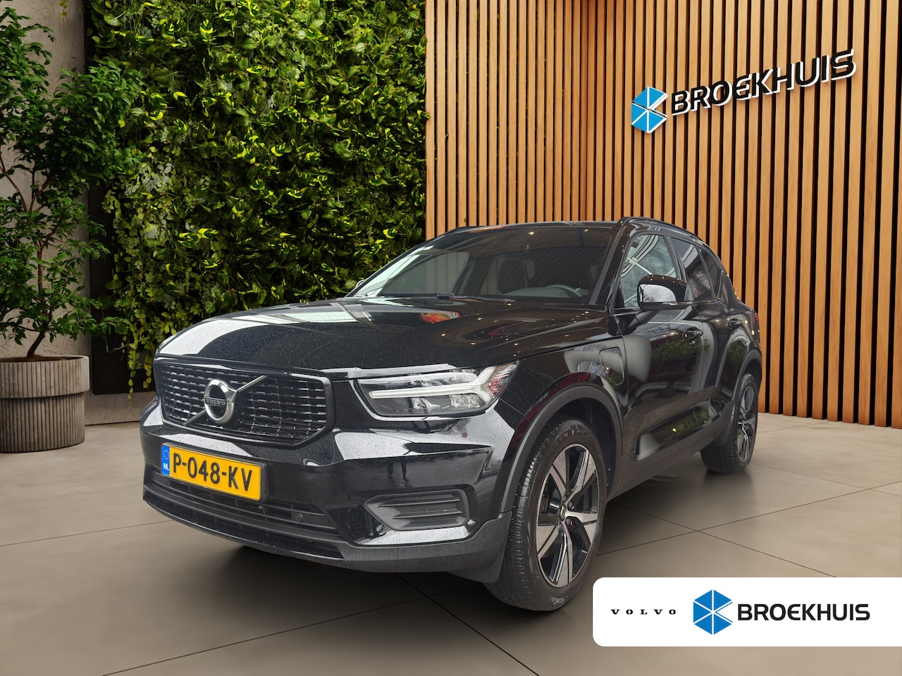 Volvo XC40 - 1.5 T4 Recharge R-Design | Camera | BLIS | Adaptive Cruise | Stuur/stoelverwarming - AutoWereld.nl