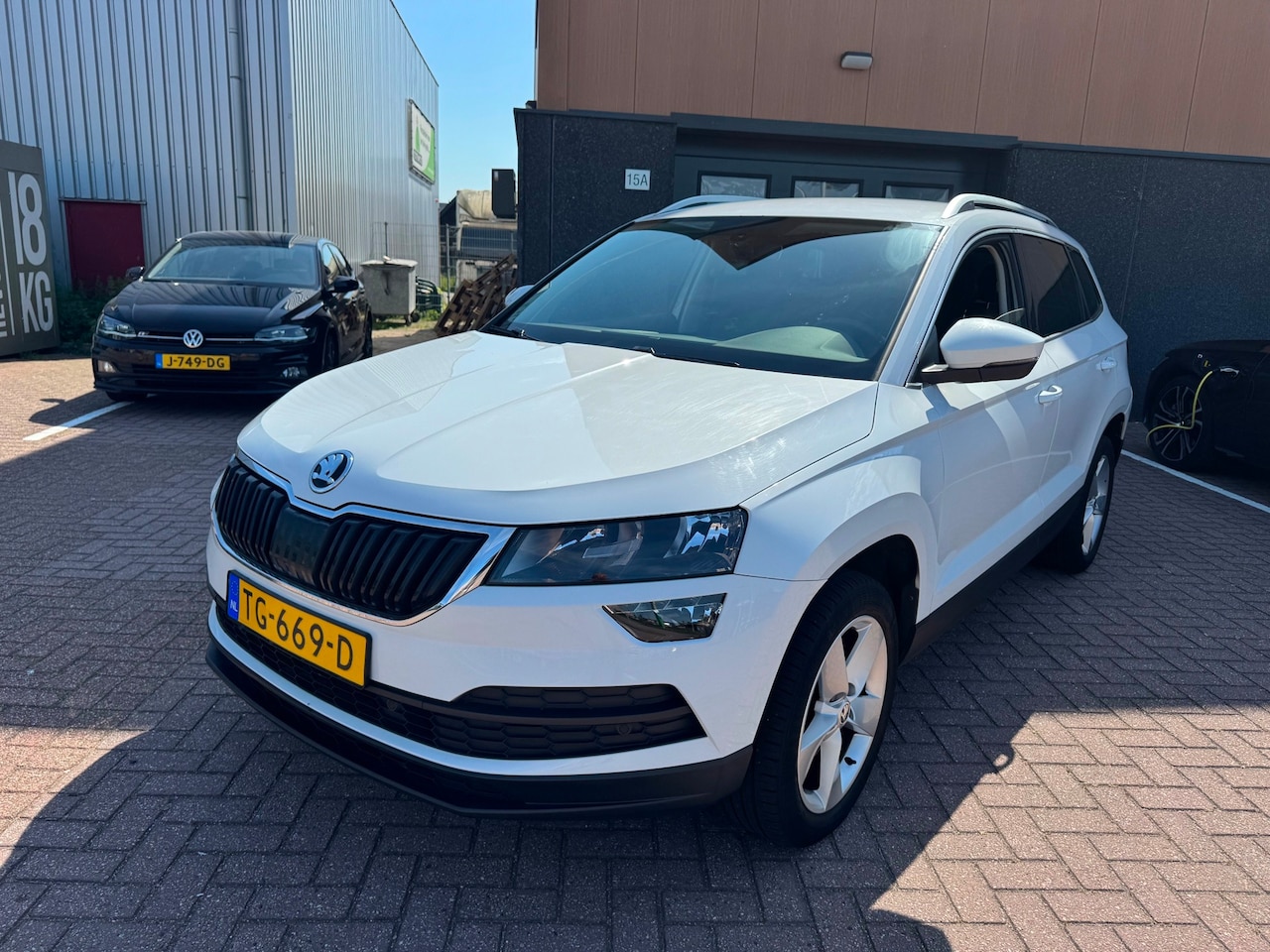 Skoda Karoq - 1.6 TDI NAVI/CLMA/2KEYS - AutoWereld.nl