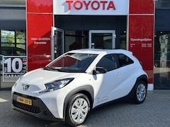 Toyota Aygo X - PLAY AUTOMAAT AD-CRUISE AIRCO APPLE/ANDROID CAMERA BLUETOOTH