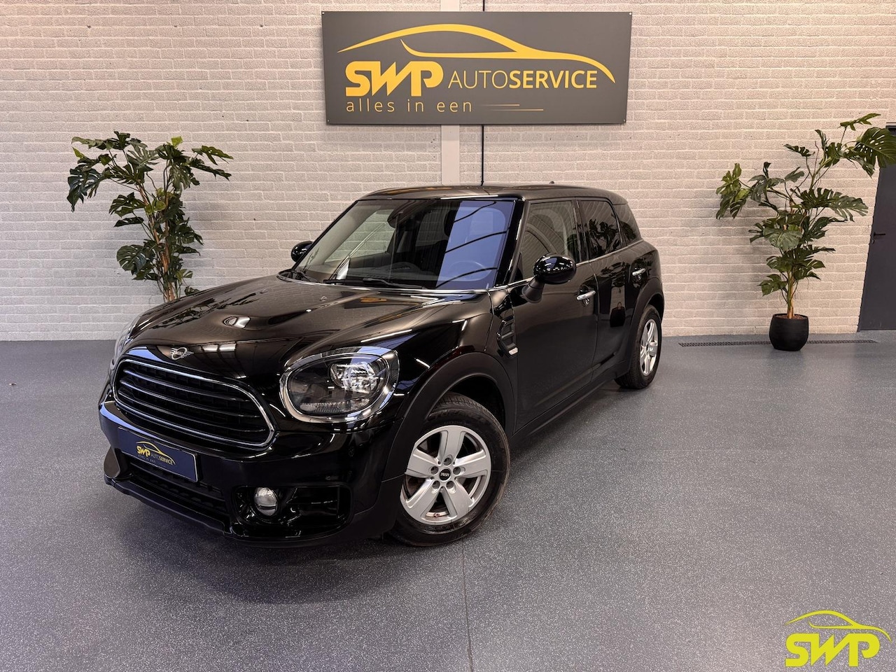 MINI Countryman - 1.5 Cooper Chili | Unieke km stand! | Navi | Cam | Sportstoelen - AutoWereld.nl