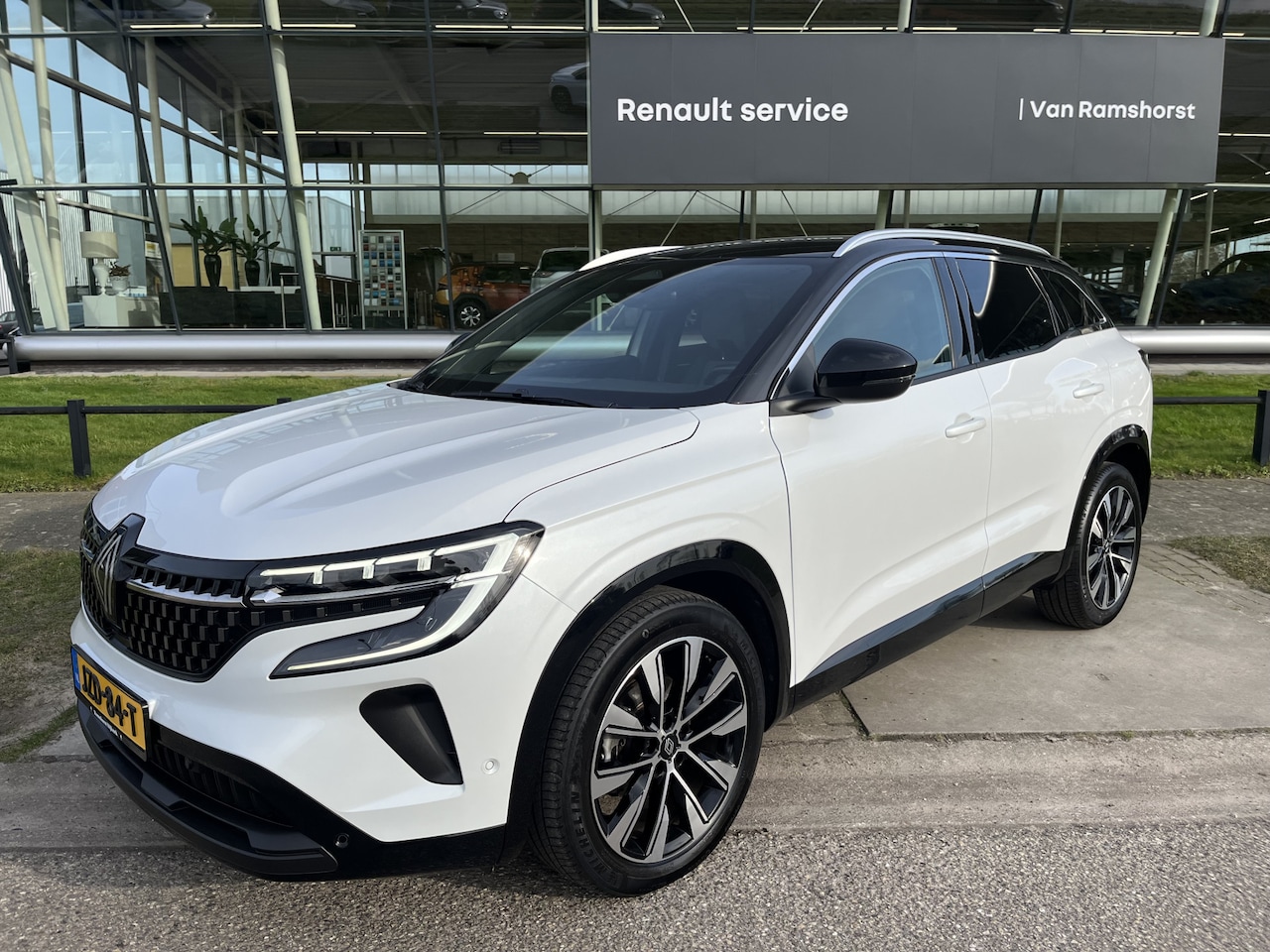 Renault Austral - 1.3 mild hybrid 160PK / Dealer onderhouden / Camera / Winterpakket / Elek Stoelvers. / App - AutoWereld.nl