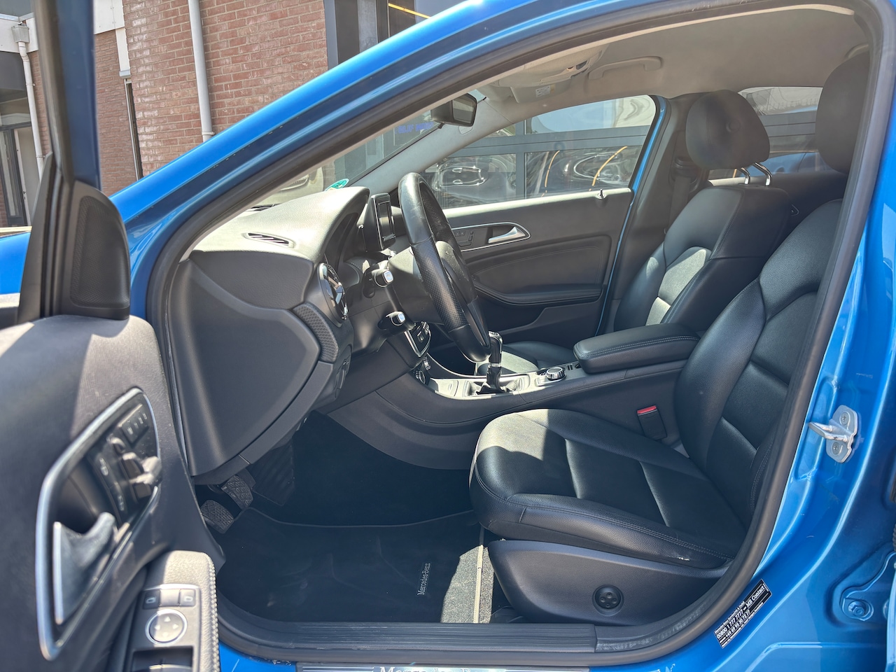Mercedes-Benz A-klasse - 180 Prestige | Navi. Leder. Camera. Keyless. Lage km