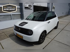 Honda e - e Advance 17" |Navi|Carplay|PDC V+A|Dodehoek|360 Camera|DAB|Pano|Stuur, stoel en voorruitv