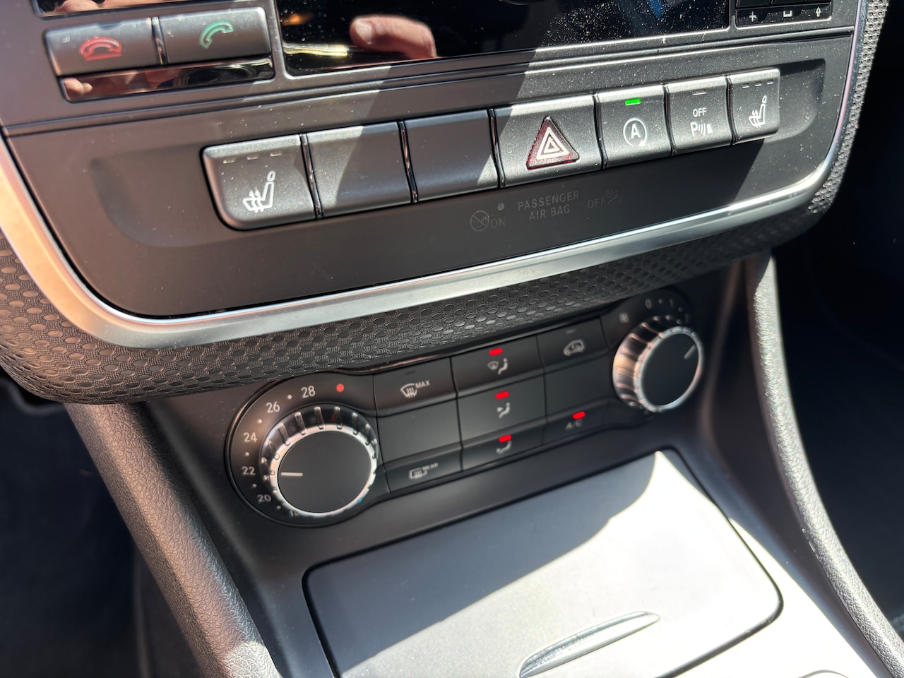 Mercedes-Benz A-klasse - 180 Prestige | Navi. Leder. Camera. Keyless. Lage km