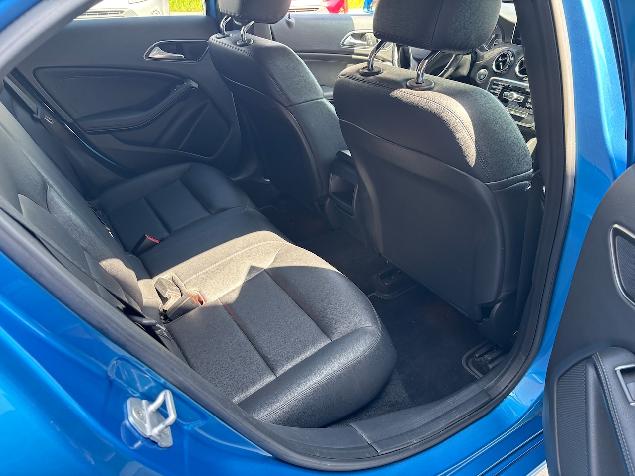 Mercedes-Benz A-klasse - 180 Prestige | Navi. Leder. Camera. Keyless. Lage km