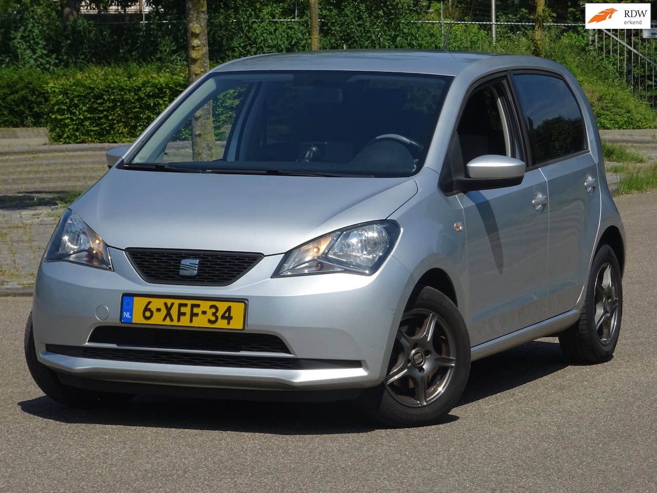 SEAT Mii - 1.0 Style BJ2013 5DEURS AIRCO/NAVI/APK 28-5-2027 - AutoWereld.nl