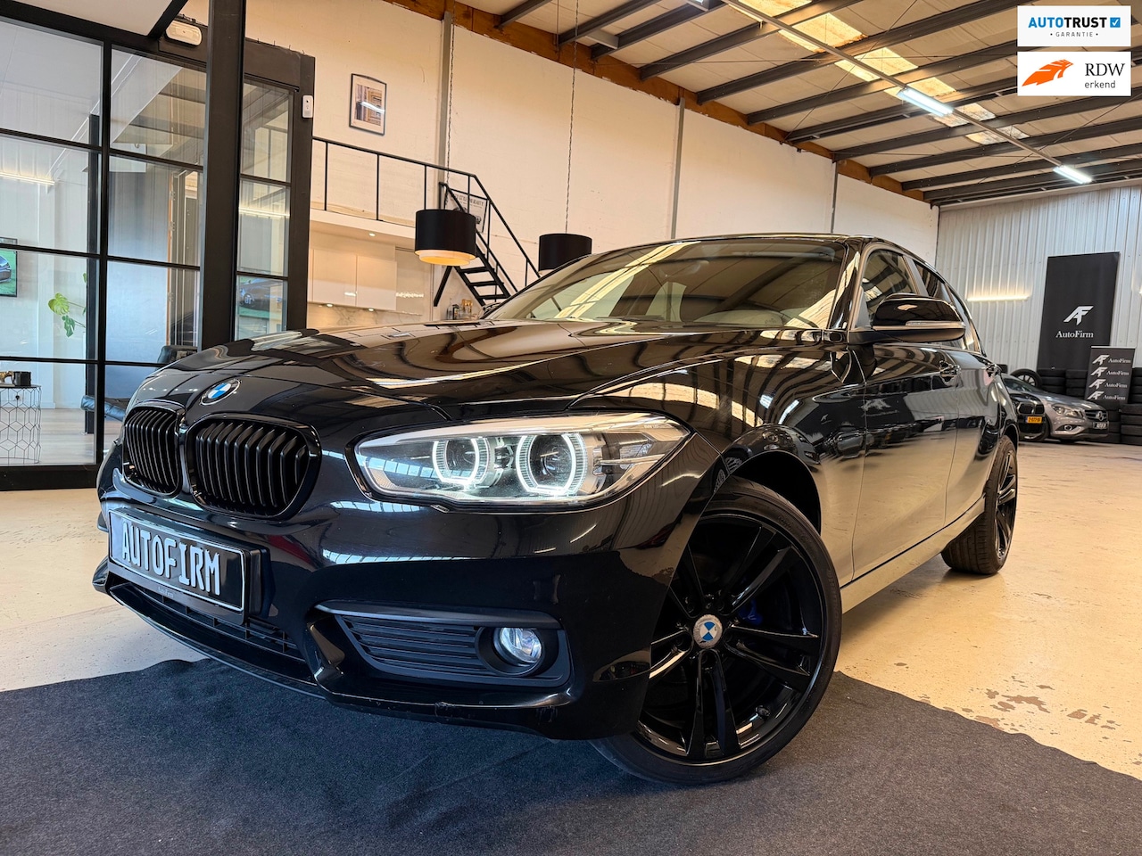 BMW 1-serie - 116i Garantie mogelijk Dealer onderhouden Black Edition Navi Cruise Control Bluetooth verb - AutoWereld.nl