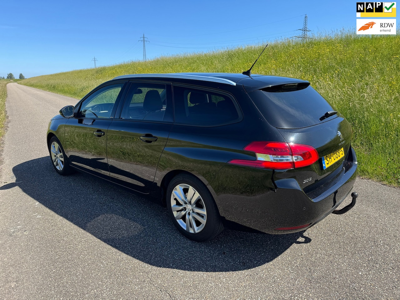 Peugeot 308 SW - 1.2 PureTech Blue Lease Executive 1.2 PureTech Blue Lease Executive - AutoWereld.nl