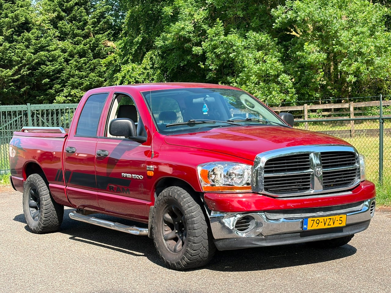 Dodge Ram 1500 - DODGE GRIJS KENTEKEN / TREKHAAK / LPG / - AutoWereld.nl