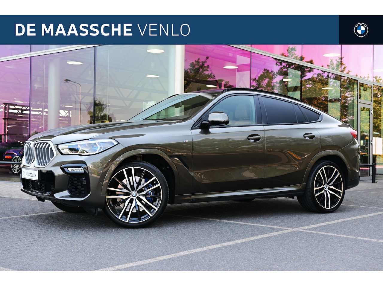 BMW X6 - xDrive40i High Executive M Sport Automaat / Trekhaak / Panoramadak Sky Lounge / Comfortsto - AutoWereld.nl