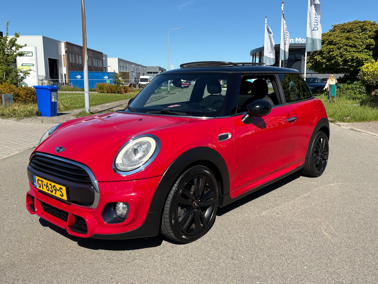 MINI 3-Deurs - 1.5 Cooper Serious Business Pano Head Up Navi JCW - AutoWereld.nl