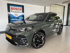 Volkswagen Tiguan - 1.5 eHybrid R-Line Edition 272 PK Full Option, Panoramadak , Headup , Trekhaak, Leer , Mas