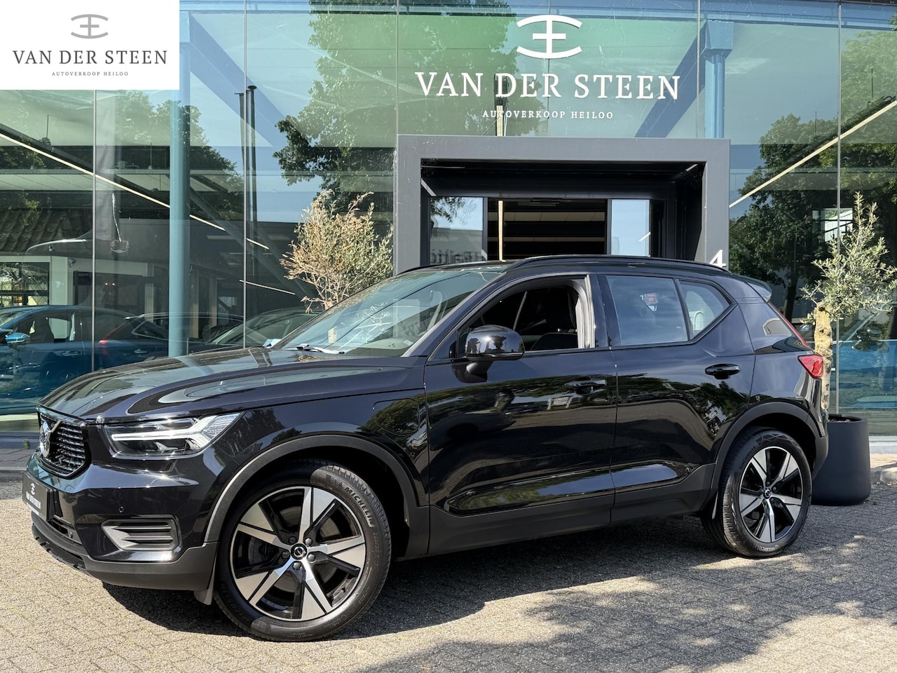 Volvo XC40 - 1.5 T4 Recharge R-Design Camera | Memory Seats | Stuur-Stoelverwarming - AutoWereld.nl