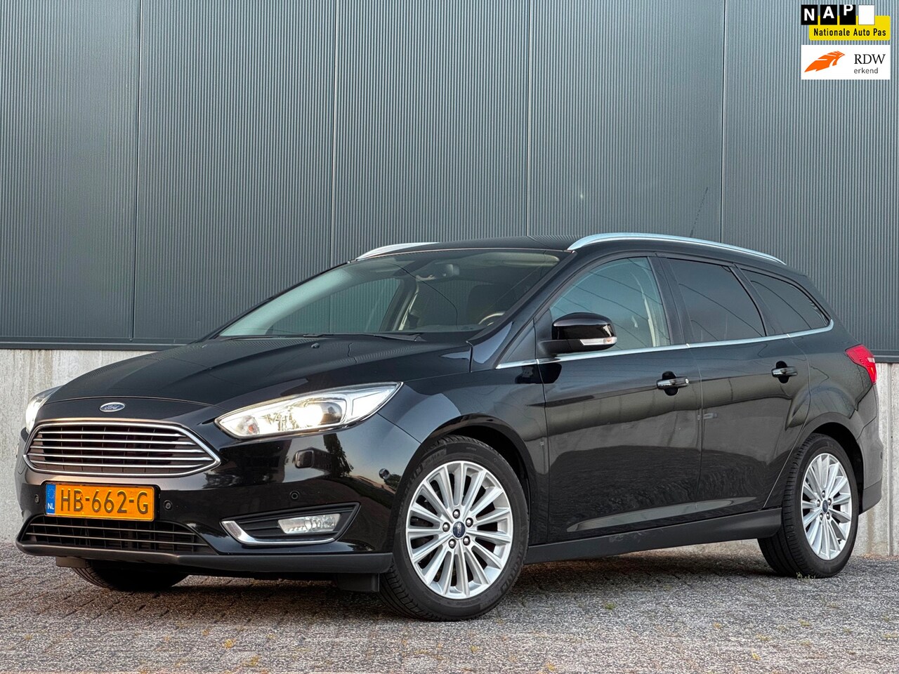 Ford Focus Wagon - 1.0 Titanium Edition|XENON|NAVI|KEYLLES|PSENSOR|PARKPILOT|6BAK|LED| - AutoWereld.nl