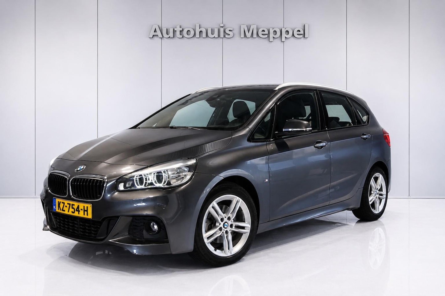 BMW 2-serie Active Tourer - 218i M-Sport*Head-up*Trekhaak*LED+*PDC*NaviPro - AutoWereld.nl