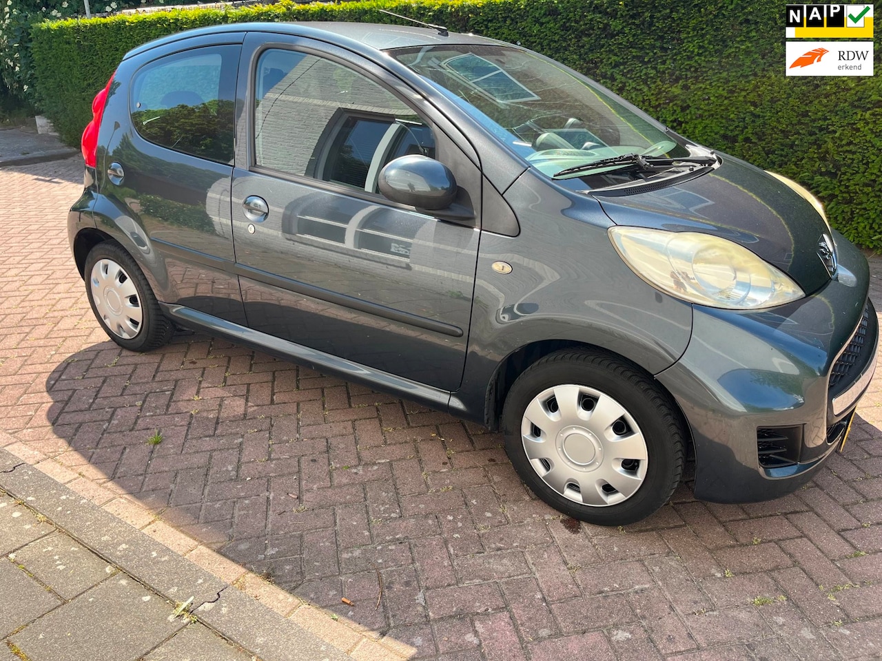 Peugeot 107 - 1.0-12V Millesim 200 |IJSKOUDE AIRCO|ELEKTRISCHE RAMEN| - AutoWereld.nl