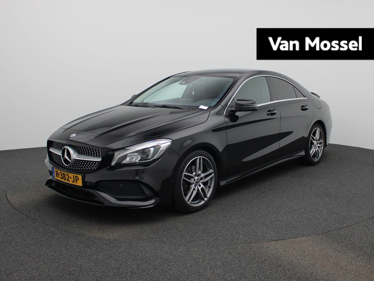 Mercedes-Benz CLA-Klasse - 180 Business Solution AMG | Automaat | Panoramadak | Stoelverwarming | Camera | - AutoWereld.nl