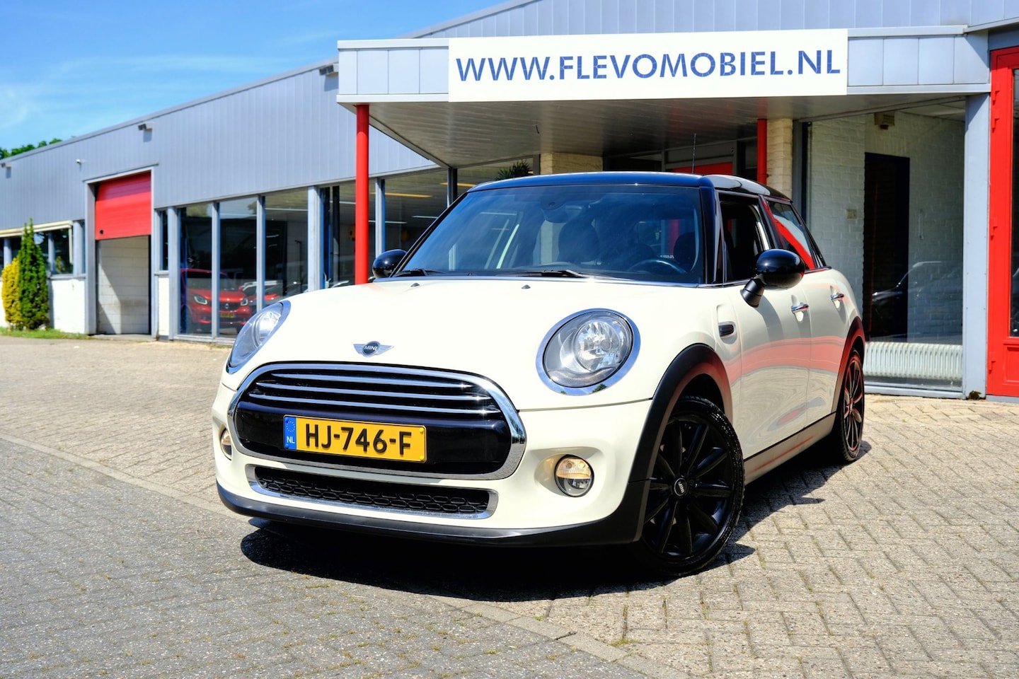 MINI Cooper - 1.5 Chili Business 5-drs Navi|Sportstoelen|Clima|Half Leder - AutoWereld.nl