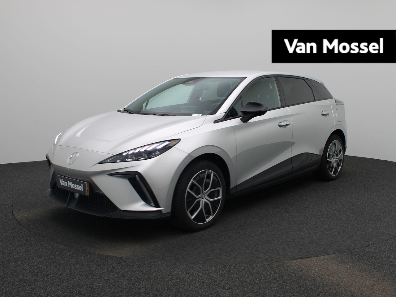 MG MG4 - 64kWh Luxury Long Range | Navi | 360 Camera | Led Koplampen | Apple Carplay | Keyless Entr - AutoWereld.nl