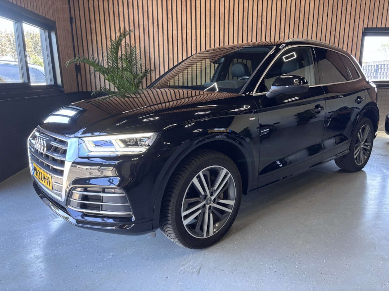 Audi Q5 - 2.0 TFSI q. Launch edition/S LINE/TREKHAAK/LED/ - AutoWereld.nl