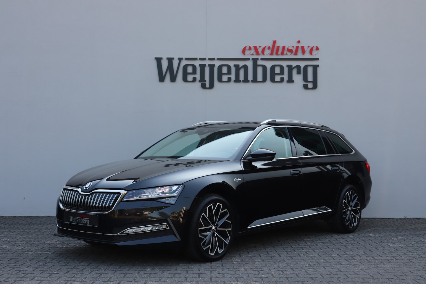 Skoda Superb - 1.4 TSI eHybrid PHEV Laurin & Klement Trekhaak Leder 360Cam - AutoWereld.nl