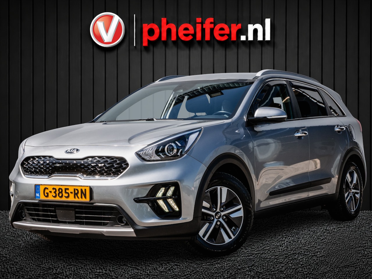 Kia Niro - 1.6 GDi Hybrid DynamicLine Trekhaak/ Half lederen int./ Camera/ DAB/ Carplay - AutoWereld.nl