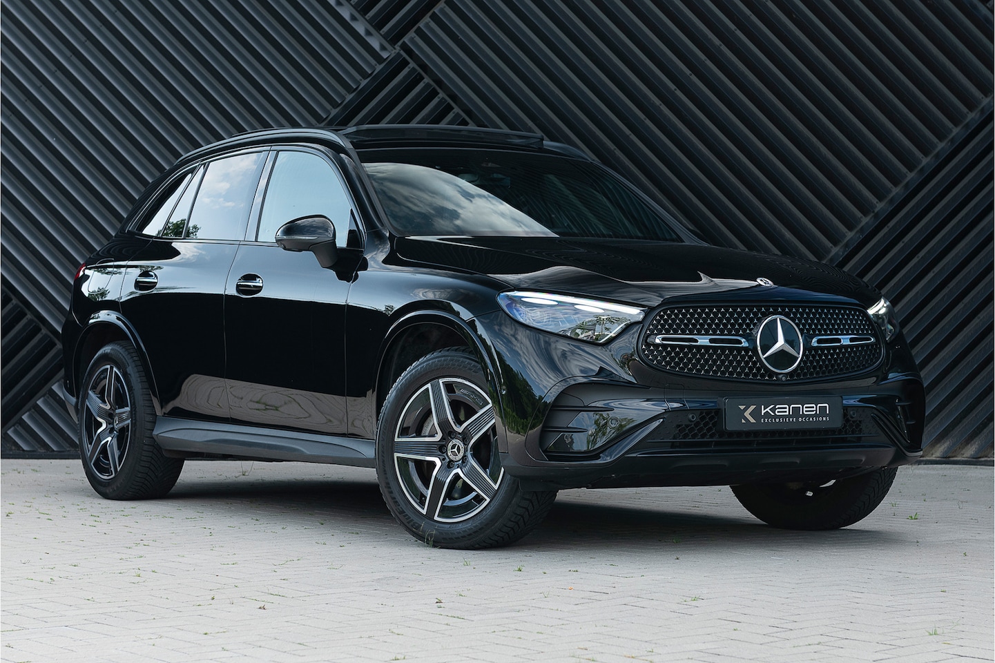 Mercedes-Benz GLC-klasse - 300e 4MATIC AMG Pano IHC+ 360 Nightpak Memory Keyless Ambient - AutoWereld.nl