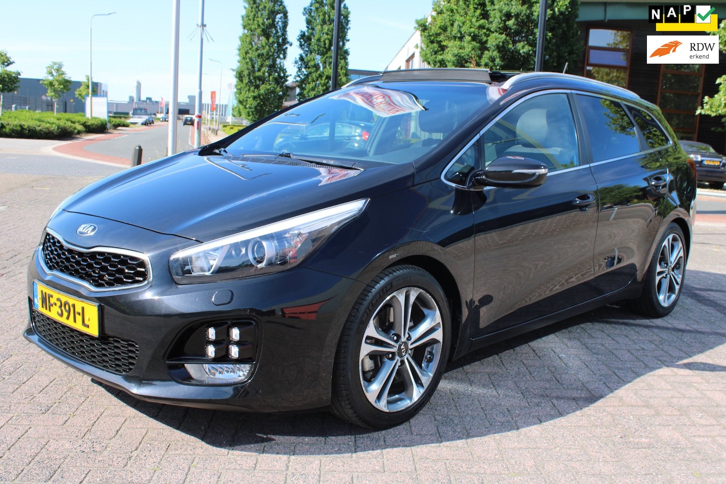 Kia Cee'd - 1.0 T-GDi GT-Line SCHUIFDAK TREKHAAK GOEDKOOPSTE VAN NEDERLAND - AutoWereld.nl