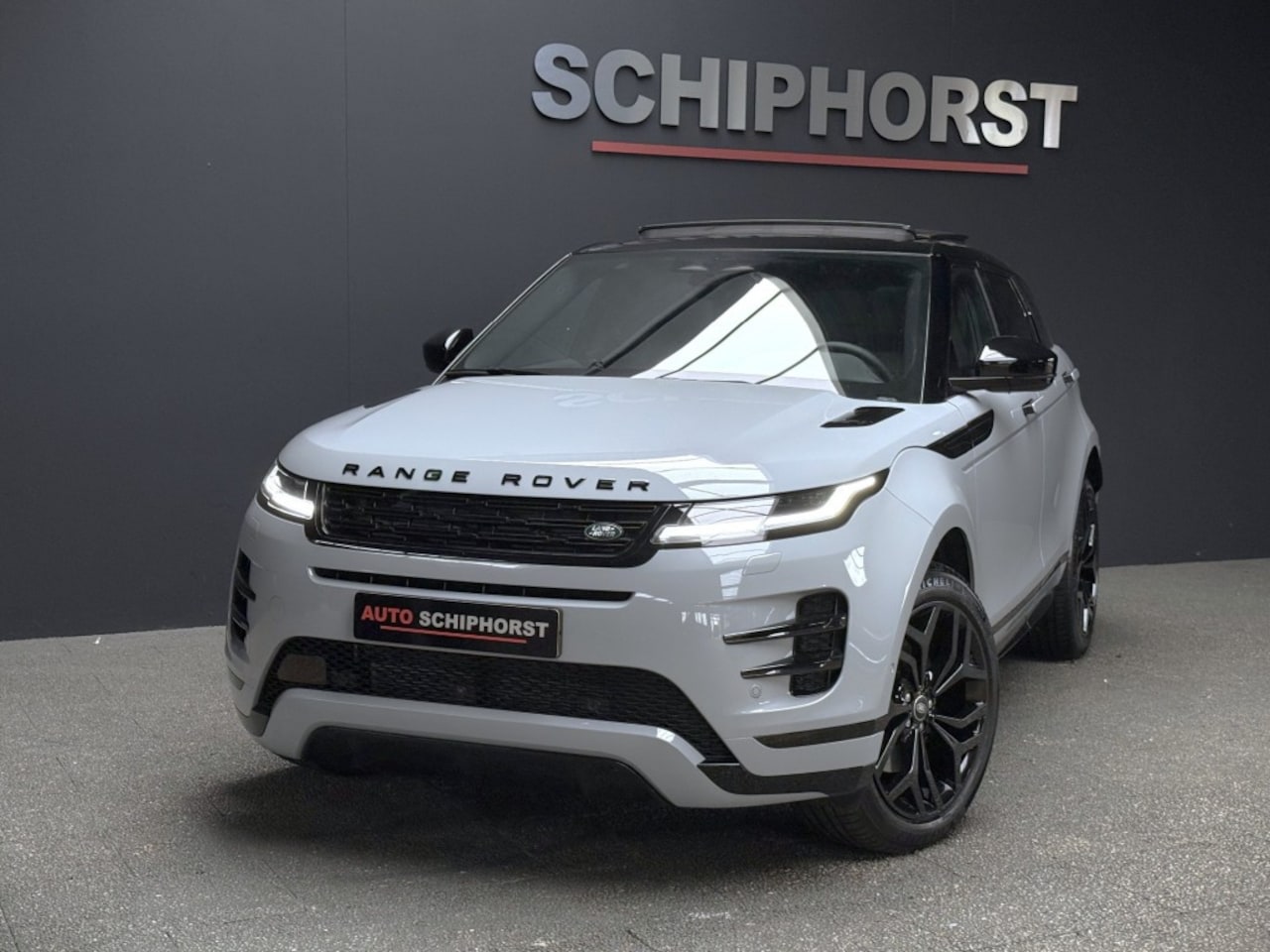 Land Rover Range Rover Evoque - P270e SE Dynamic black-pack arroios Grey schuifdak trekhaak - AutoWereld.nl