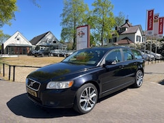 Volvo V50 - 2.4 D5 EDITION II / LEDER / NAVI / CRUISE CTR. / AIRCO-ECC / STOELVERW. / 18'' LM-VELGEN