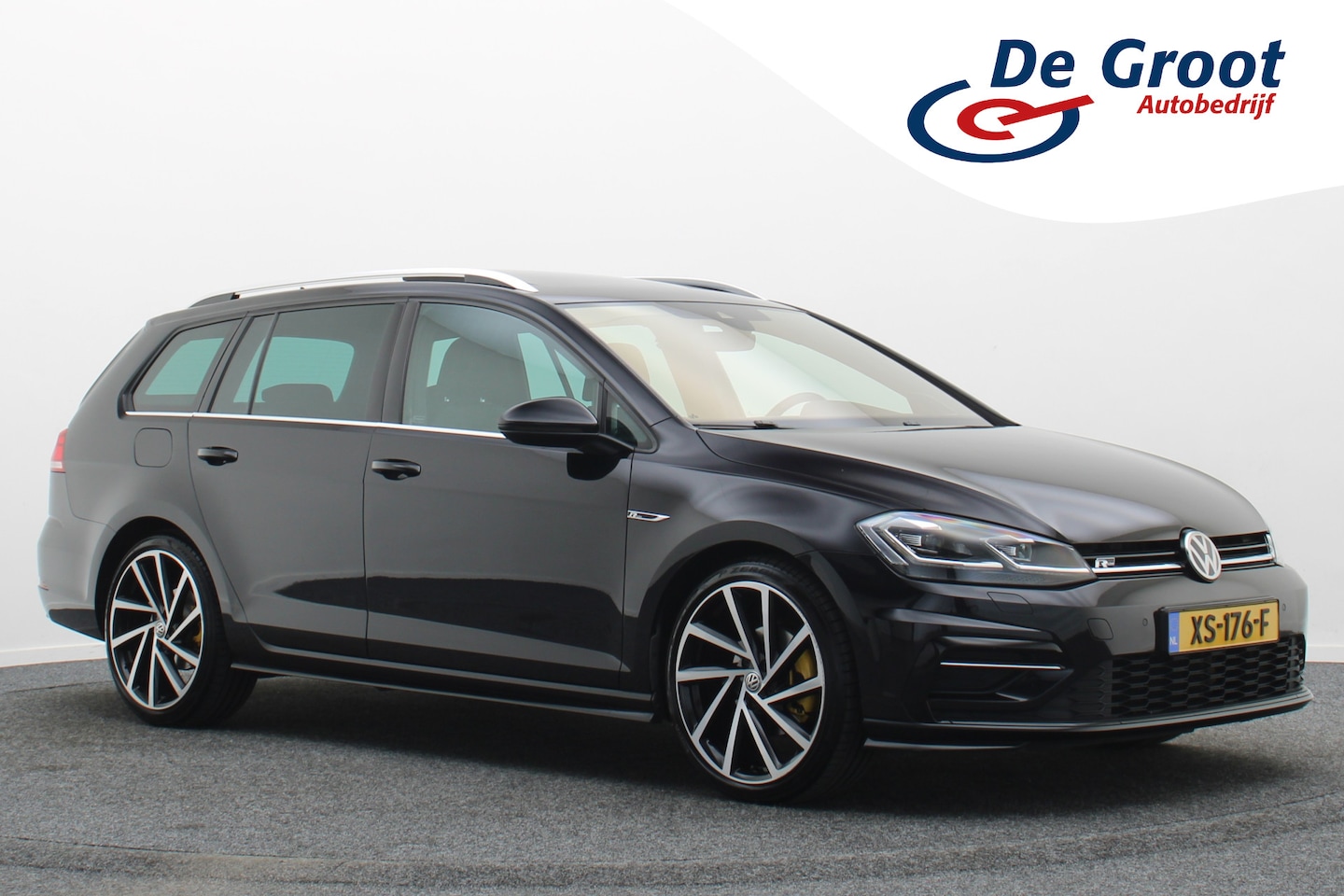 Volkswagen Golf Variant - 1.5 TSI Highline Business R Panoramadak, LED, Camera, Virtual Cockpit, Trekhaak - AutoWereld.nl