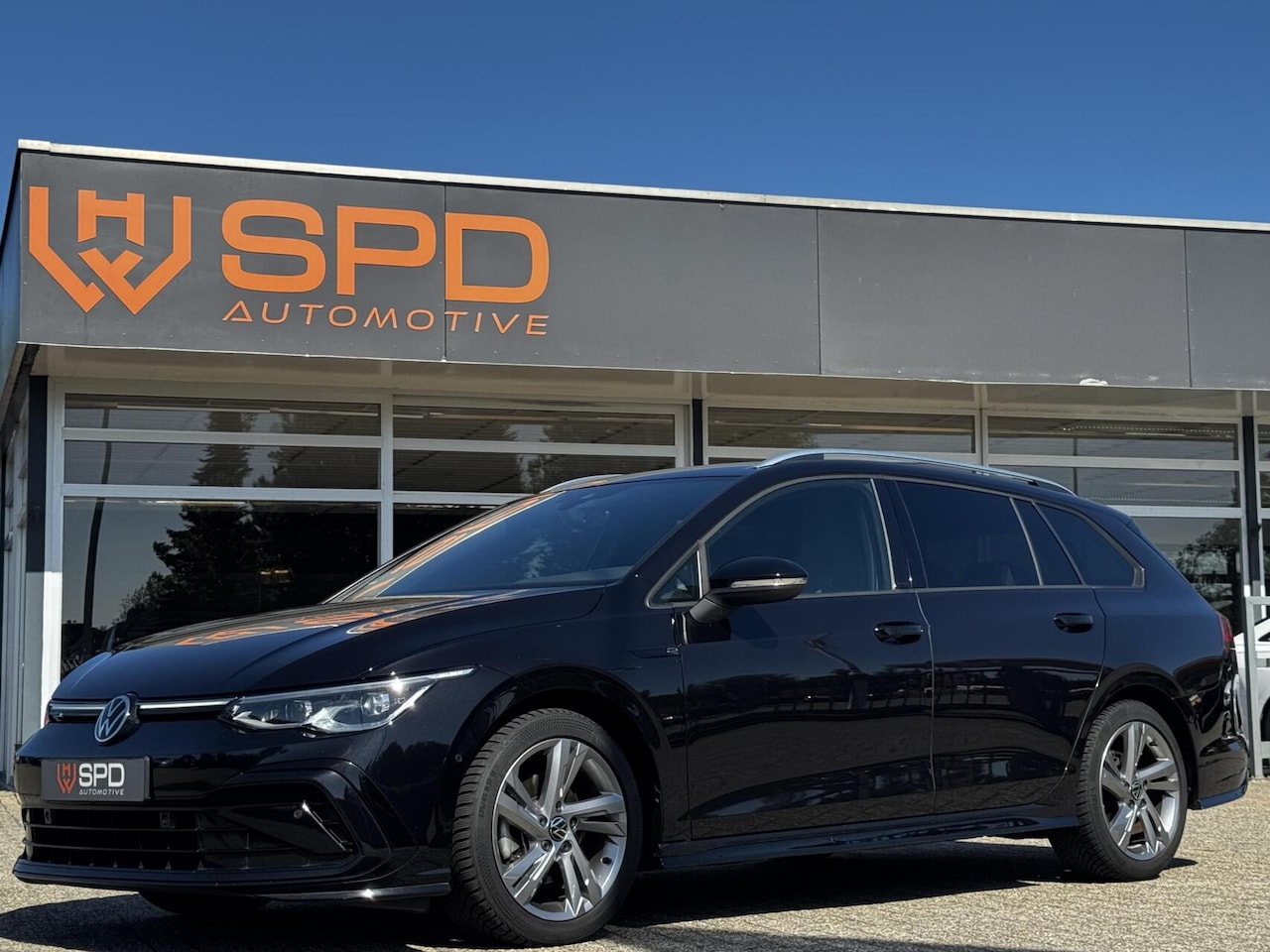 Volkswagen Golf Variant - 1.5eTSI R-Line|Matrix|Camera|Carplay - AutoWereld.nl