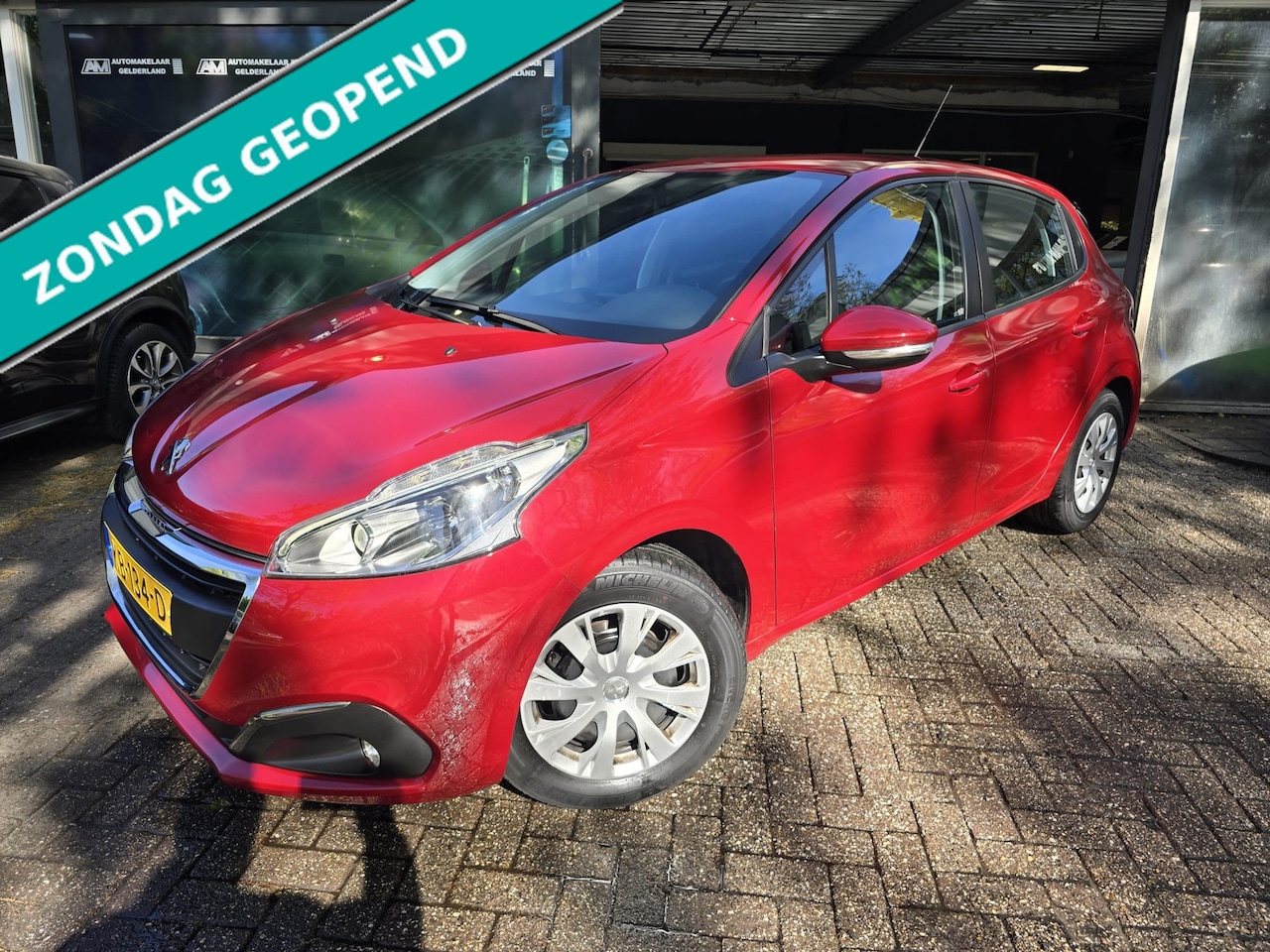 Peugeot 208 - 1.2 82PK | 1E EIGENAAR | 12MND GARANTIE | NAVI | CRUISE | AIRCO | - AutoWereld.nl